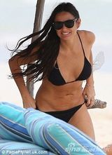 组图:51岁黛米-摩尔新欢曝光 亲密咬耳激情难挡