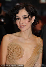 幻灯图集：《在路上》首映变庆生会 主席热拥导演