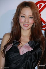 高清组图：蒙嘉慧怒对偷拍者 直言艺人很可怜 