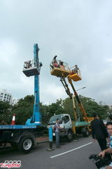 组图：郭晶晶婚礼直击 媒体记者使用吊臂车高空拍摄