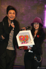 高清图集：陈坤新专辑发布会 王菲视频送祝福