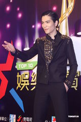 组图：柯震东萧亚轩同场不同台 蔡依林恐吓媒体