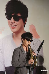 组图：萧煌奇出道10年开唱 预告大秀舞技