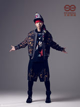 组图：魏晨新造型曝光 主打巴洛克宇宙风