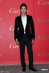 组图：众星时尚活动竞艳 梁咏琪称恋情稳定