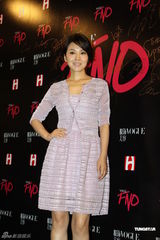 组图：时尚派对姚晨穿三角短裤 闫妮清纯连衣裙