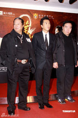 高清图：《叶问2》香港首映 甄子丹洪金宝“对决”