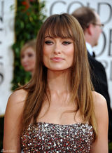 高清图：68届金球奖红毯 奥利维亚-维尔德礼服闪耀