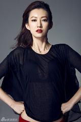 组图：吴晴拍时尚大片 告别娇美展露国际星范儿