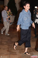 组图：曾志伟60寿宴包场迪士尼引游客不满