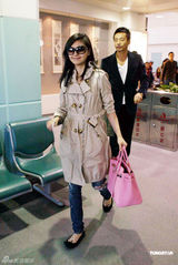 高清组图：大S带汪小菲回台探亲友 离台前往新加坡