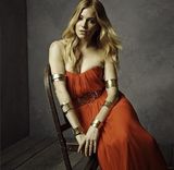 组图：奥斯卡晚宴写真 露皮塔幸福抱小金人