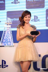 组图：安心亚澄清绯闻自称单身 不敢与林志玲比人气