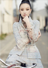 组图：倪妮登英国杂志封面 眼神魅惑气质淡雅