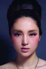 高清图：董璇挑战睫毛极限 妖艳夸张打造鬼魅造型