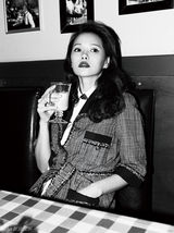 组图：伊能静严歌苓黑白大片展女性独立