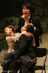 组图：孟京辉经典话剧《恋爱的犀牛》各版剧照