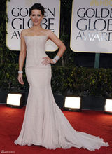 高清图：金球奖红毯凯特-贝金赛尔抹胸礼服性感