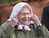 组图:穆斯林世界盖头日盘点各国女政要面纱风情