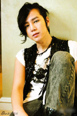 组图：那些颠覆视觉妖气横行的男明星