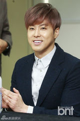 组图：东方神起允浩当选饥饿对策宣传大使