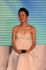 幻灯图集：江一燕签约高端化妆品 成其代言第一人