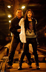 组图：成龙献唱《警察故事2013》主题曲