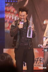 幻灯：新城劲爆颁奖礼落幕 陈奕迅容祖儿称王封后