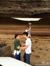 组图：崔始源阚清子拥吻剧照曝光惹粉丝吃醋