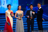组图：吴奇隆刘诗诗获白玉兰最具人气男女演员