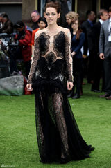 高清图：《白雪公主与猎人》伦敦首映 塞隆美艳