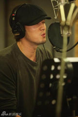 高清组图：苏志燮录新歌 认真工作更添魅力