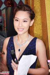 组图：徐子珊笑对失宠传闻 杨怡力挺罗仲谦得奖