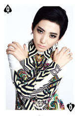 组图：刘忻最新宣传照曝光 俊朗面容走中性路线