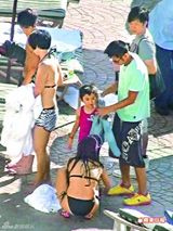 组图：张柏芝三点式与谢霆锋暧昧度假