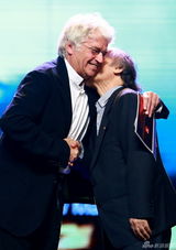 组图：上海电影节颁奖礼现场 各奖项揭晓