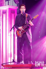 组图：昭宥郑基高打榜夺冠 《星星》允才任主持