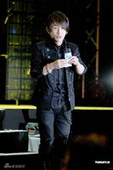 组图：刘谦魔术巡演苏州站 “谦变万化”令人惊叹