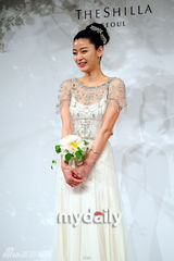 组图：韩星全智贤婚前记者会优雅高贵谈求婚细节