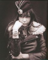 幻灯图集：香港书展销量冠军 Angelababy火辣写真