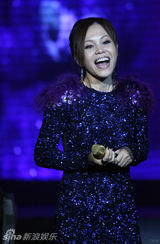 幻灯图：彭佳慧北京发片 齐秦助阵对唱情歌