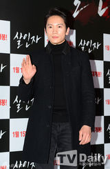 组图：池城龙俊亨李准等亮相《杀人犯》试映会