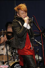 组图：阿沁音乐会猛忘词 梁文音任嘉宾不忘邀歌