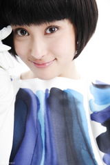 高清图：李欣汝造型百变拍写真 清新短发俏皮可爱