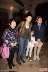 组图：曾志伟60寿宴包场迪士尼引游客不满