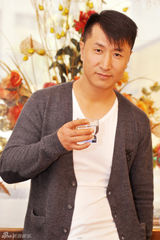 组图：《追捕渣滓洞》开机 张笑君亮相展笑容