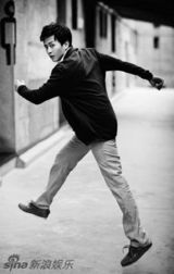 组图：邓超登《星尚》封面  引领初秋新风尚