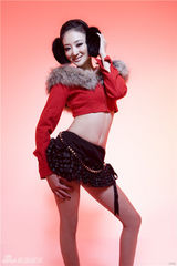 高清组图：明骏女孩最新时尚大片挑战冬日严寒