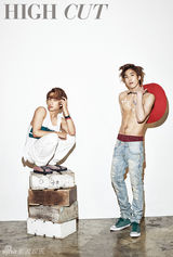 组图：韩团BoyFriend拍写真 半裸上身秀小性感