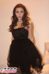 组图：马诺火辣装劲歌热舞 新人林弯弯小清新